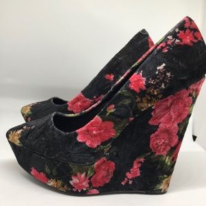 Aldo Plumb Velvet Wedge - New in box